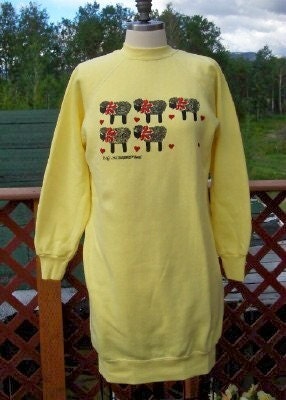 Sheep Lambs on Long Sweat Shirt