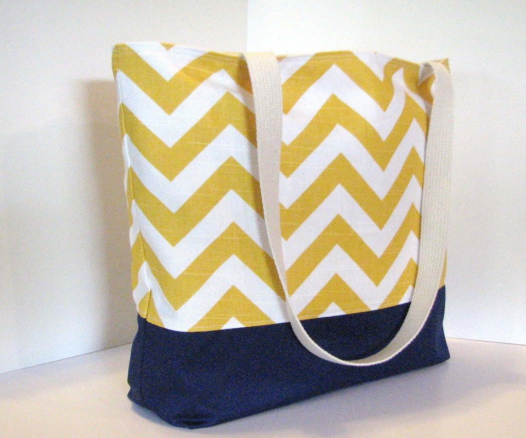 the Tote . Standard size . Chevron beach bag . Yellow and Navy . chevron tote . Single-Size . great bridesmaid gifts