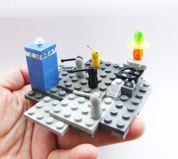Doctor Who, LEGO, tiny diorama with Daleks and Tardis