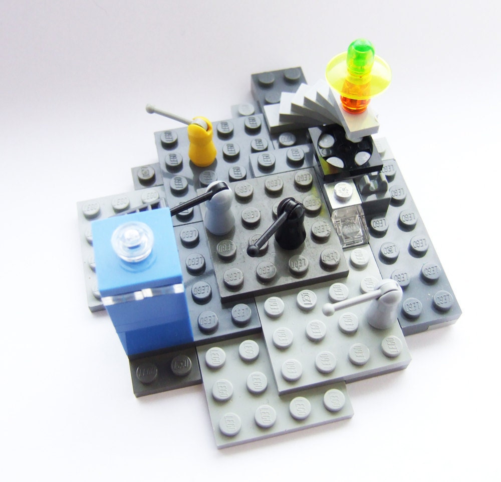 Doctor Who, LEGO, tiny diorama with Daleks and Tardis