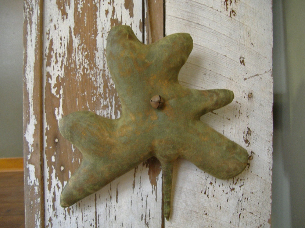 Primitive St. Patrick Shamrock Door Hanger.  WOW