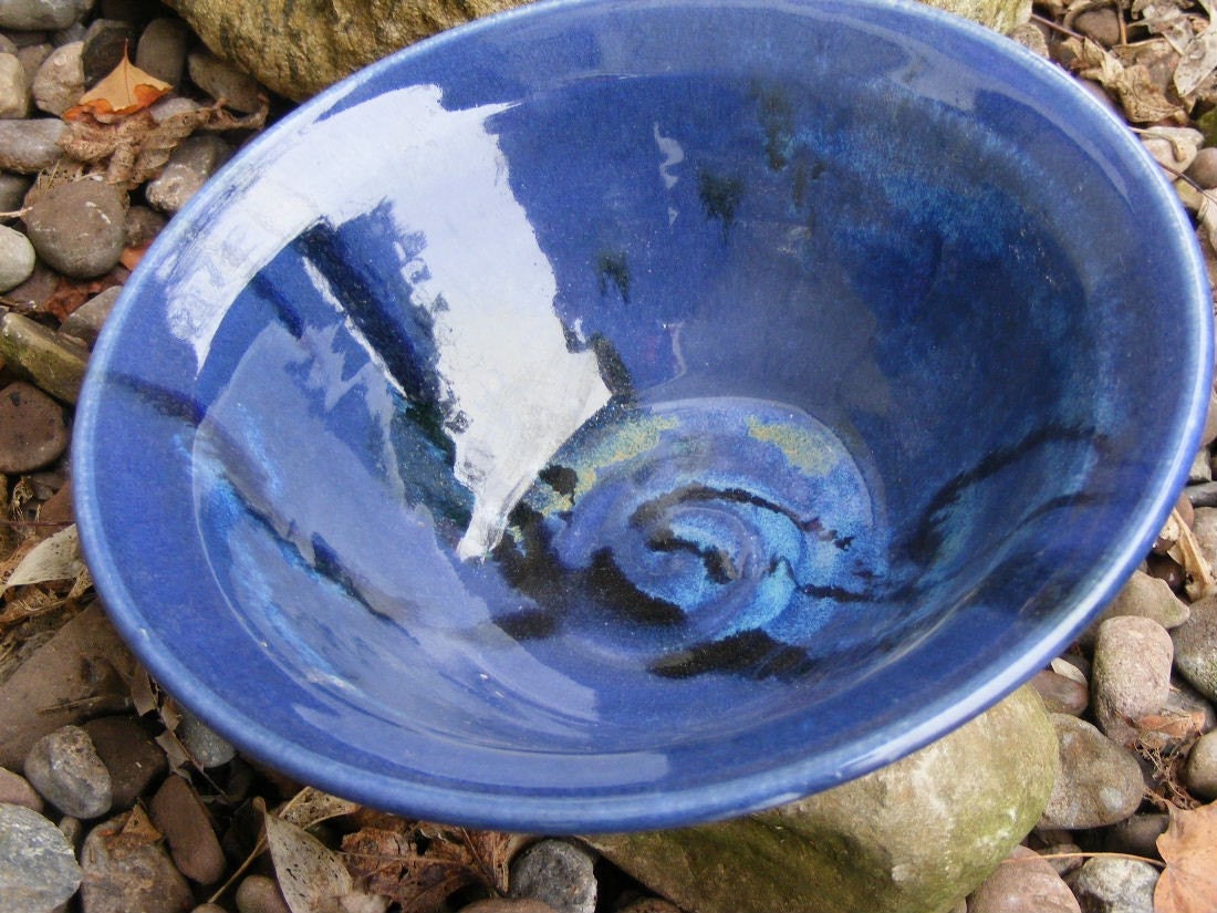 Rimmed Bowl