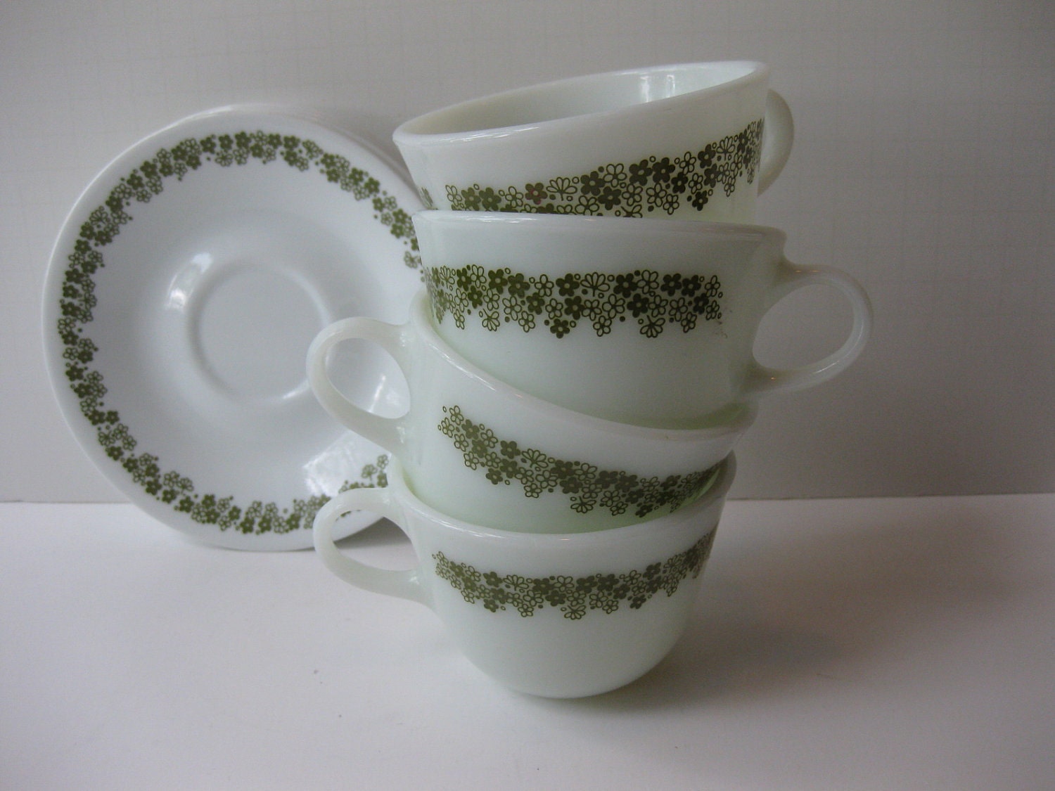 Vintage Pyrex Corelle Spring Blossom Green Floral by jenscloset