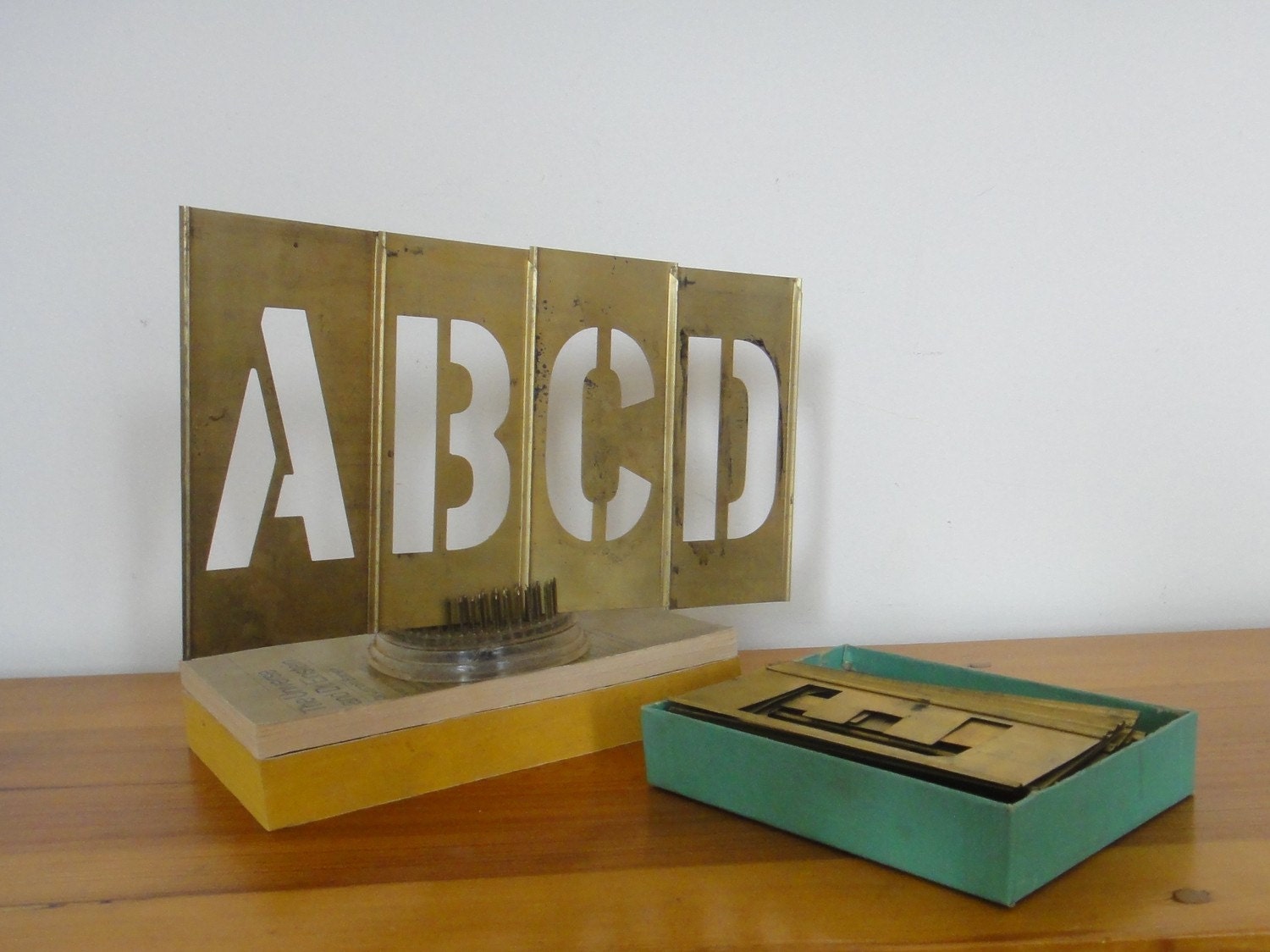 Vintage Brass Interlocking Stencil Set