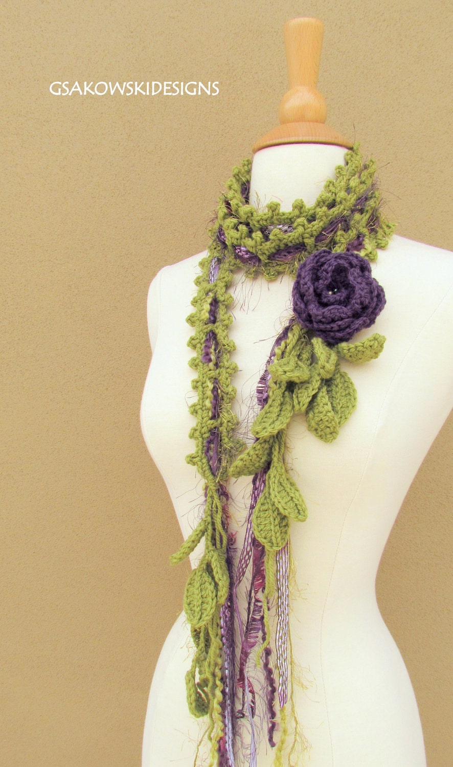 Queen Ann Rose Lariat-Purple