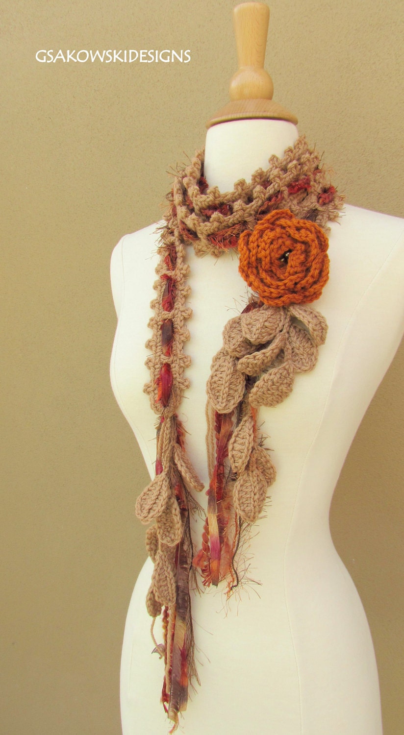 Queen Ann Rose Lariat-Rust