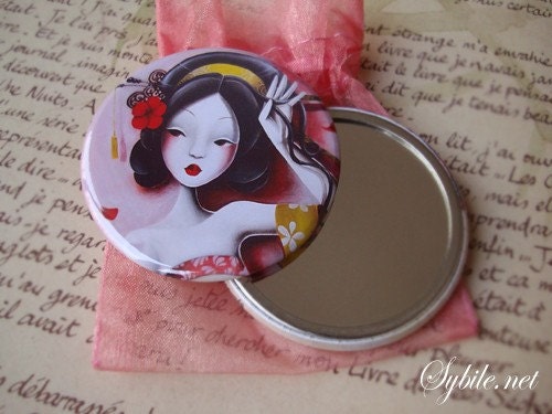 Pocket mirror The flowery winds