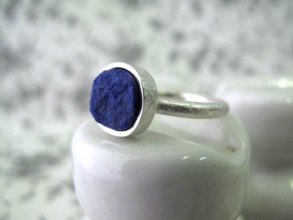 Gretel ring with lapislazuli