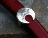 Qty 1 Hammered Antique Silver Crescent Moon Spacer - FREE SHIPPING USA