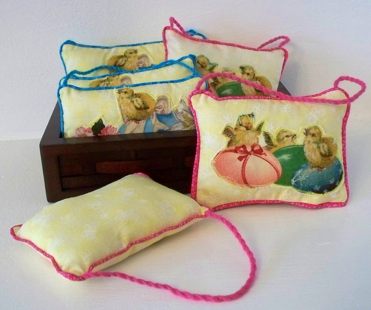 Plush Door hangers - Easter Bunnies and Chicks - Spring Decoration