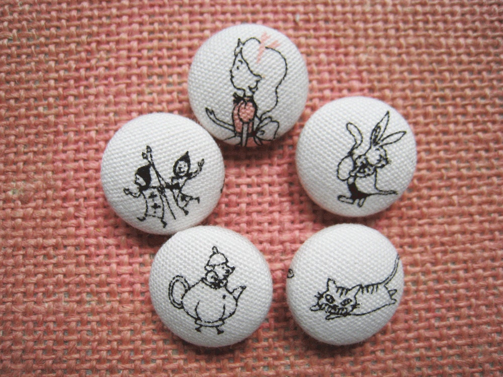 3/4 inch sew on buttons - Alice in Wonderland - Set of  5