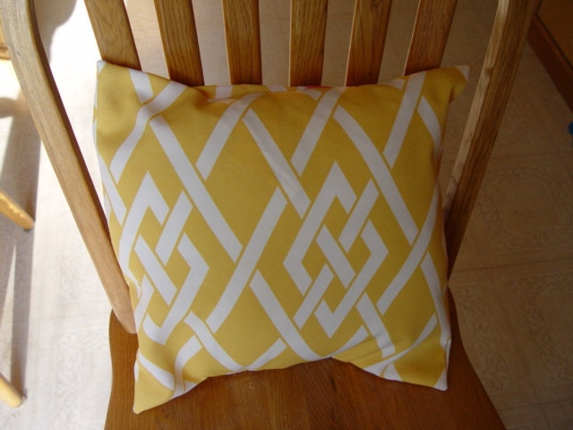 Indoor/Outdoor Pillow cover-Yellow with diamond design 16"
