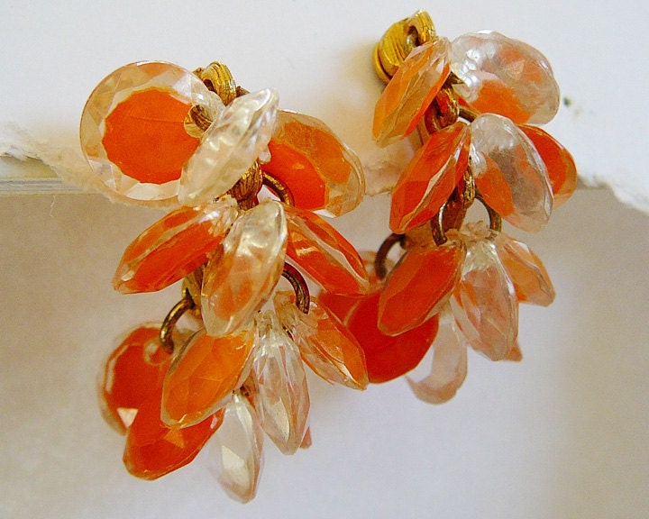 Vintage .. Earrings, Tangerine Orange Fringe, Gold Tone, Clip on, Accessories