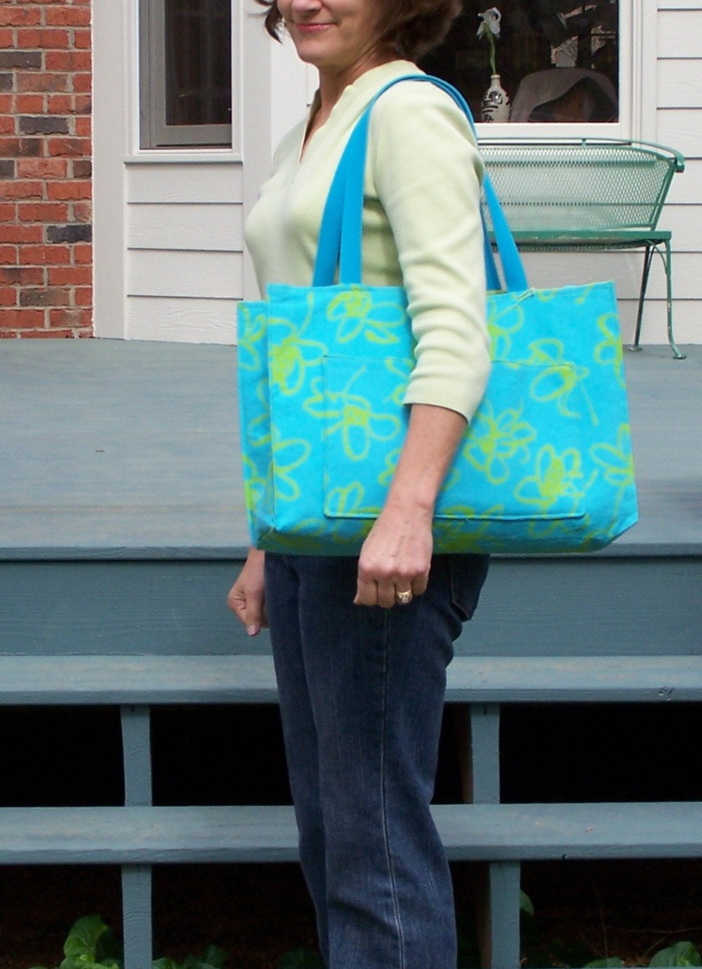 Sewing Pattern pdf - Roomy Reversible OR Zippered tote in 2 sizes