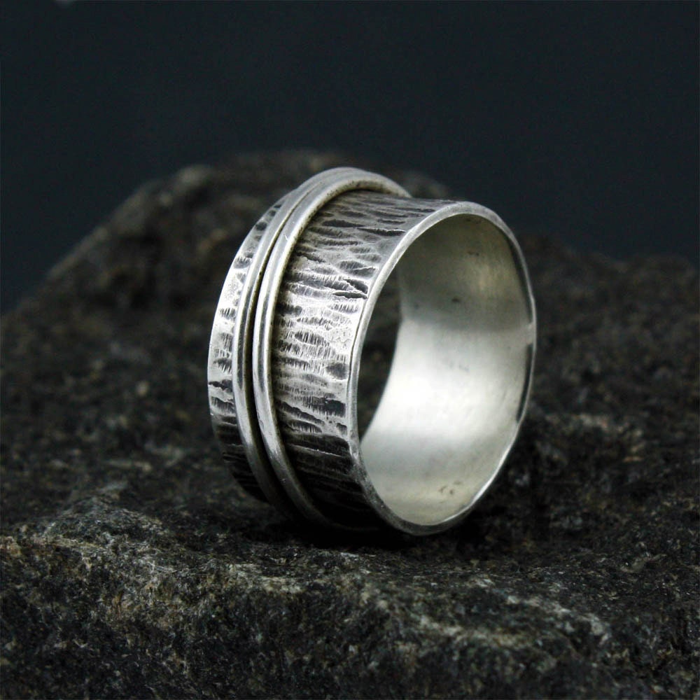 Silver Spinner Ring with Wood Grain Texture, Rustic Wedding Band