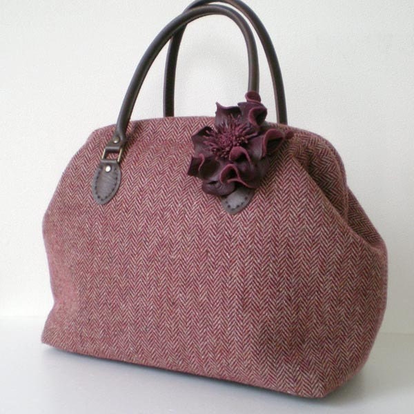 Nep Herringbone Tweed Wool Boston bag with a leather corsage- Burgundy