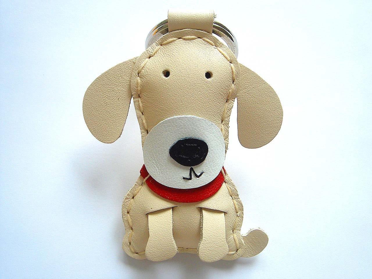 Susan the Labrador Leather Keychain ( Cream )