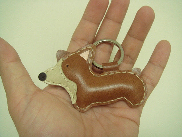 Nana the Corgi leather keychain ( Brown )