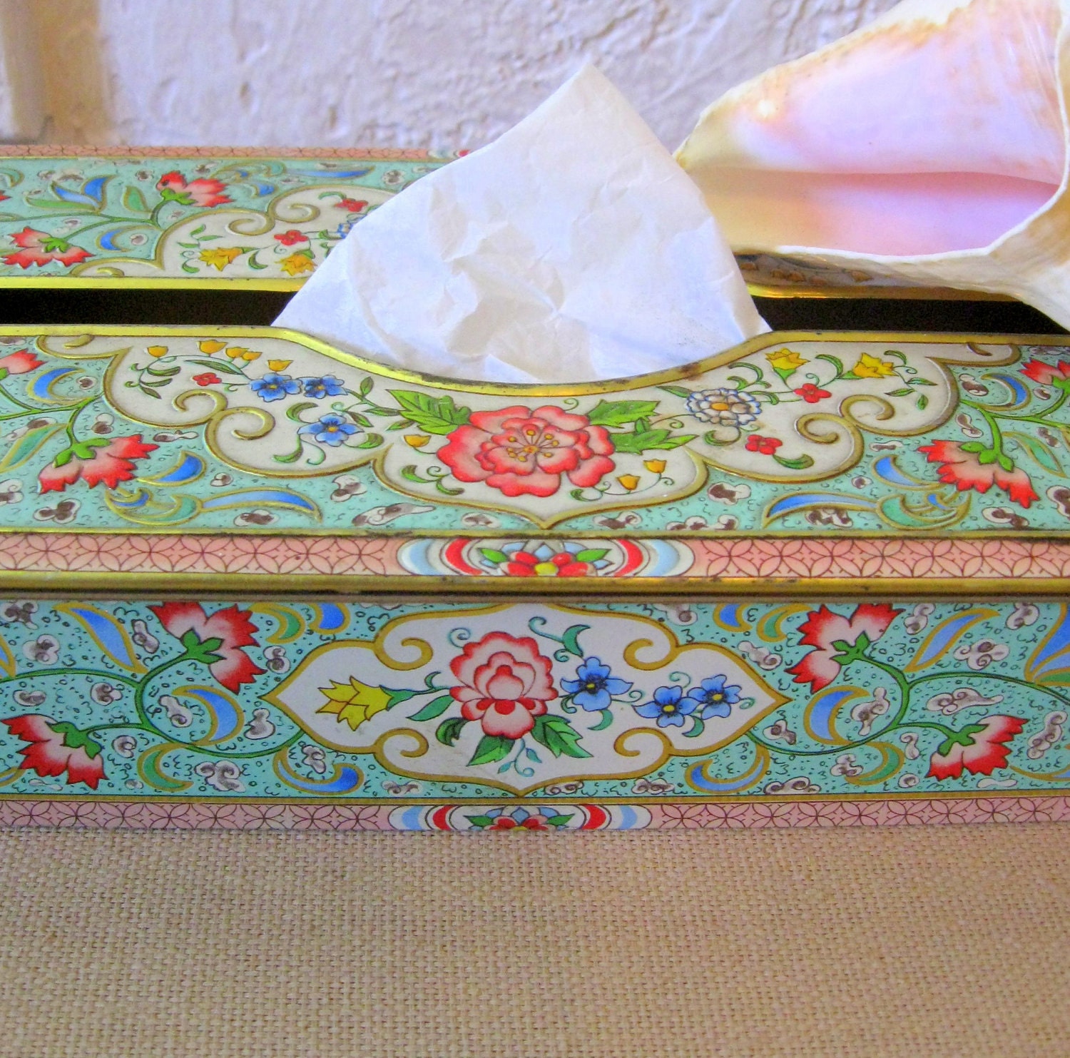 Daher Tin Tissue Holder Vintage with Pink Roses