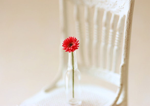 Dollhouse Miniature Flowers - Mini Gerbera Daisy in Red - miniaturepatisserie