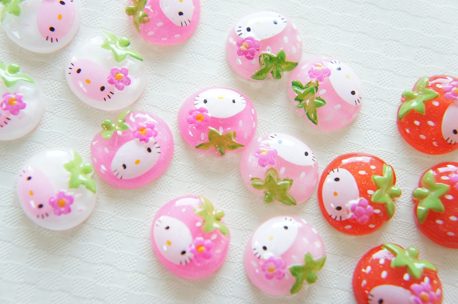 SALE 8 pcs Strawberry-Chan Cabochon (15mm16mm) Clear DR330