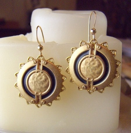 Elegant Black and Gold  Vintage Jewelry Findings Earrings
