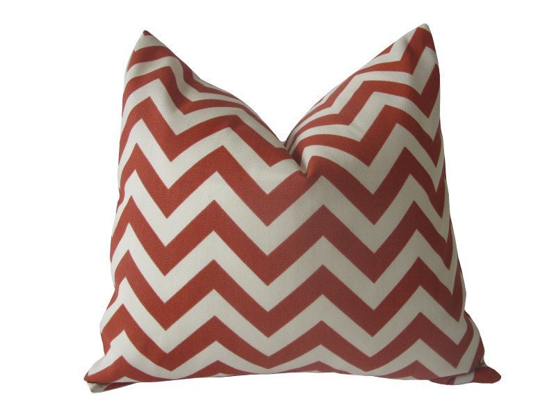 Free US Shipping-Indoor/Outdoor Decorative Designer Pillow Cover- 24x24-Zig Zag Chevron In Brick & Creme