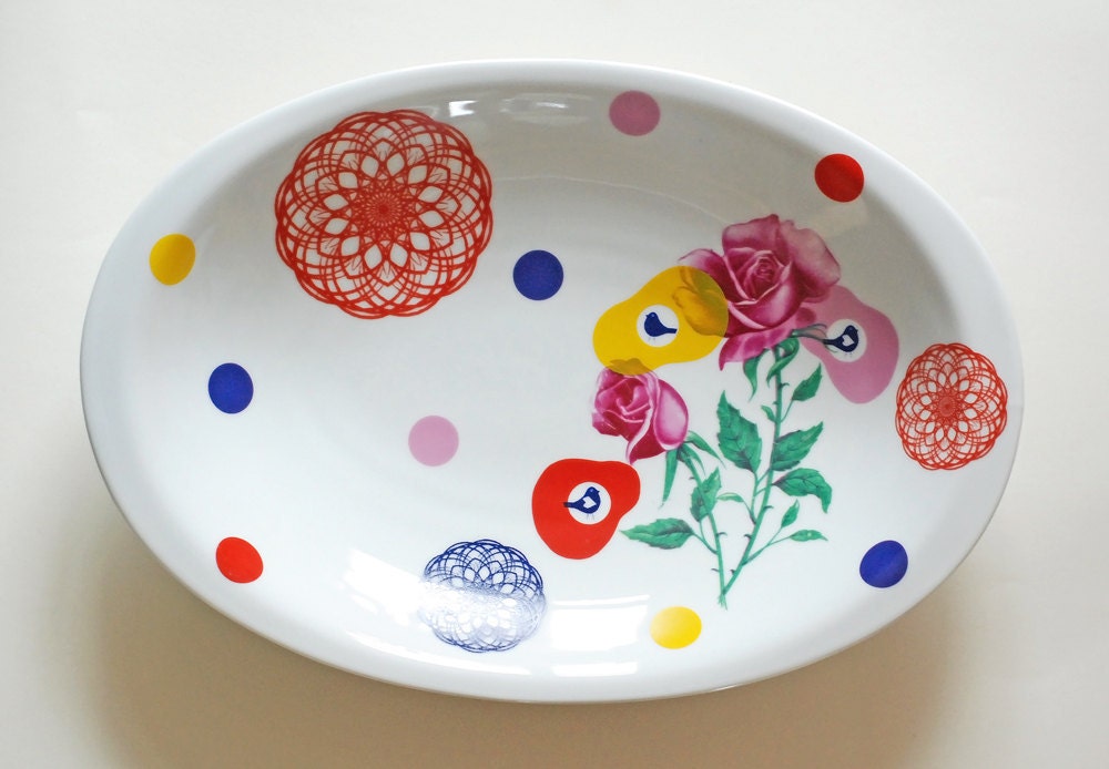 Very large roses, dots and spirographs serving platter