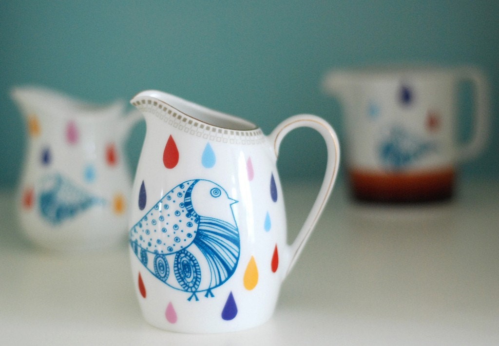 Bird in the rain jug\/creamer
