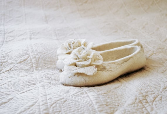 Felted wool slippers MARBLE ROSES