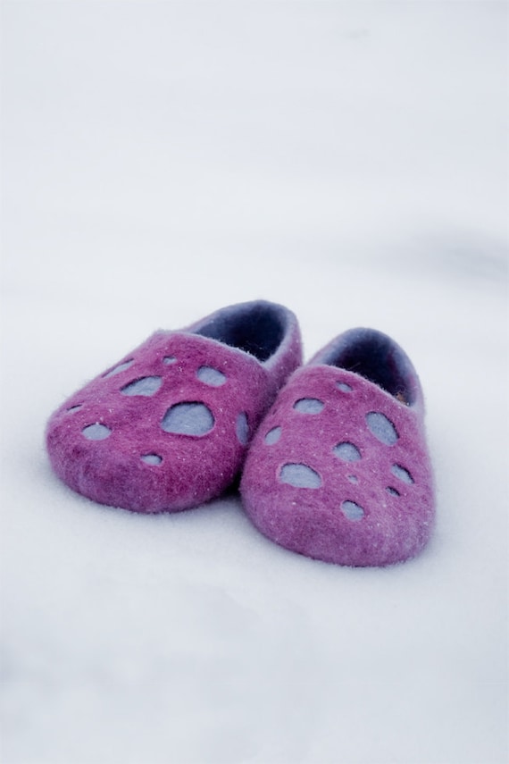 Felted wool slippers DOTS