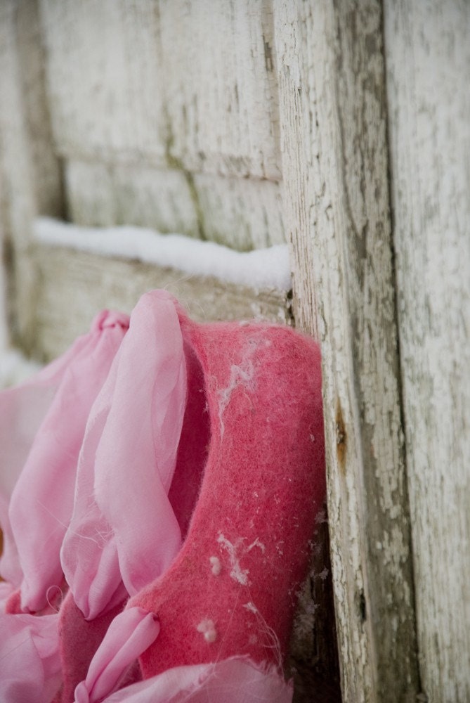 Women house shoes - Women felted wool slippers SUSAN'S PINK DREAM