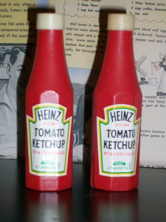 Vintage HEINZ TOMATO KETCHUP Salt / Pepper by CherryLeopard