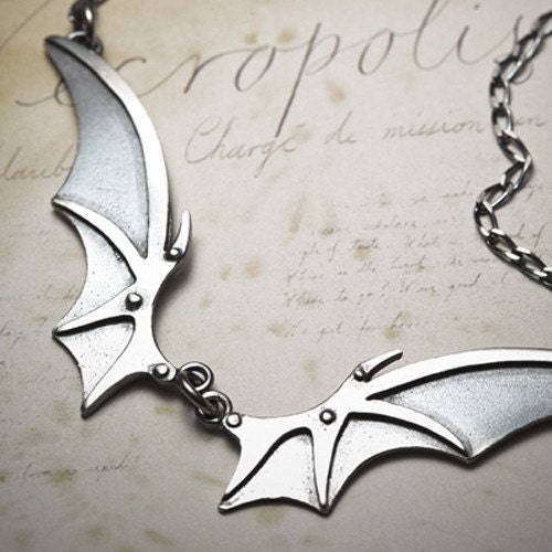 IMMORTEL-Vampire wings necklace