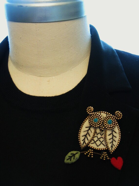 White felt and zipper owl brooch