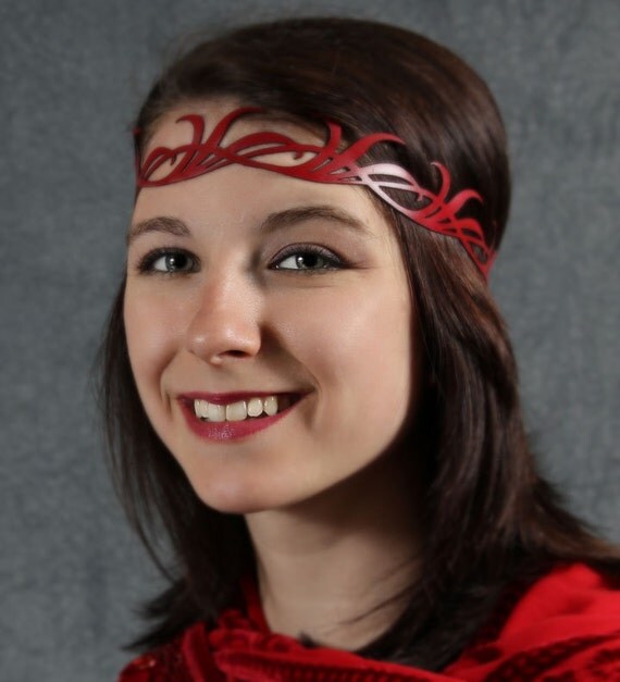 Long leaves circlet in red leather