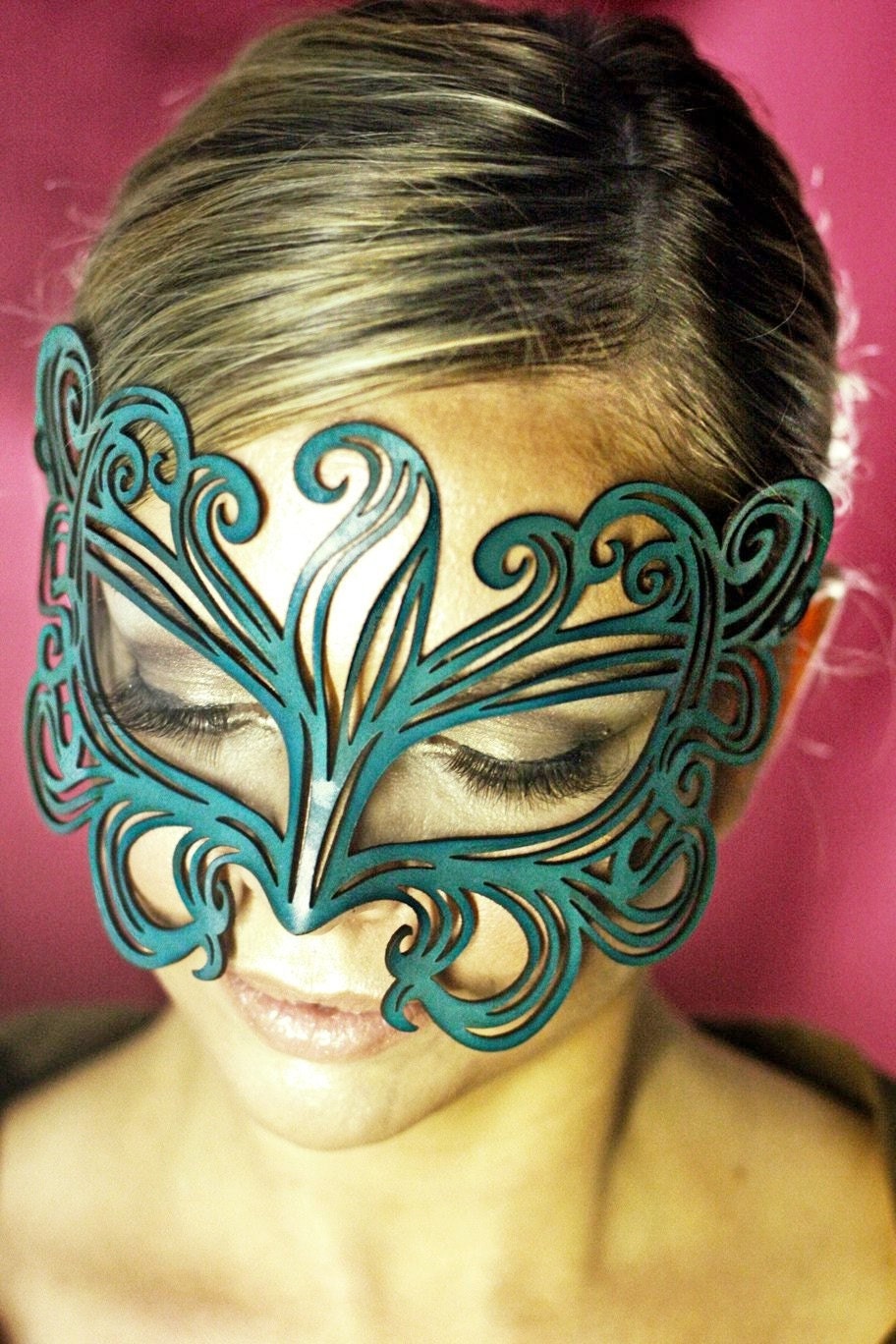 Muse leather mask in teal