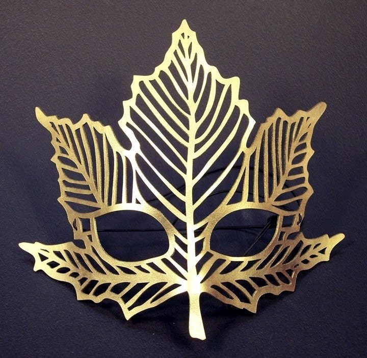 maple leaf mask