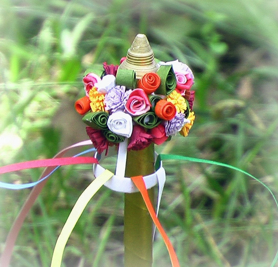 Quilled Floral Maypole