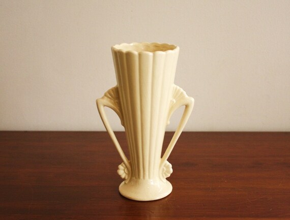 Art deco vintage ceramic white vase by highstreetmarket on Etsy