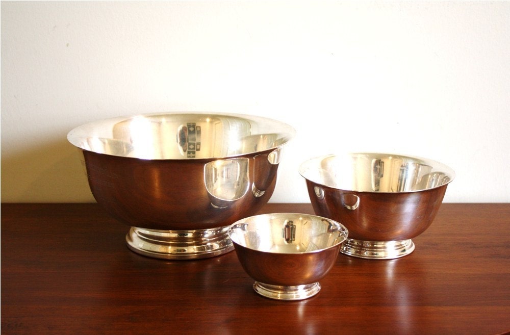 Vintage Paul Revere Oneida silver plated footed bowl