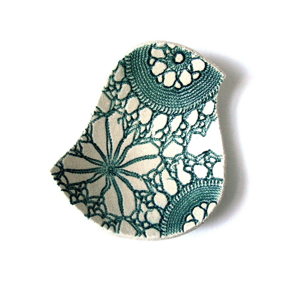 Lacy bird bowl in teal and cream