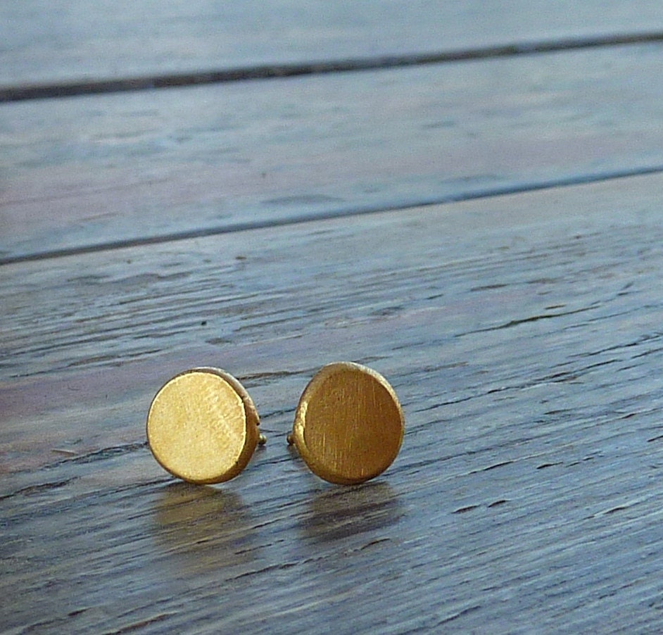 Gold studs earrings. Eco friendly studs earrings Organic golden stud earrings