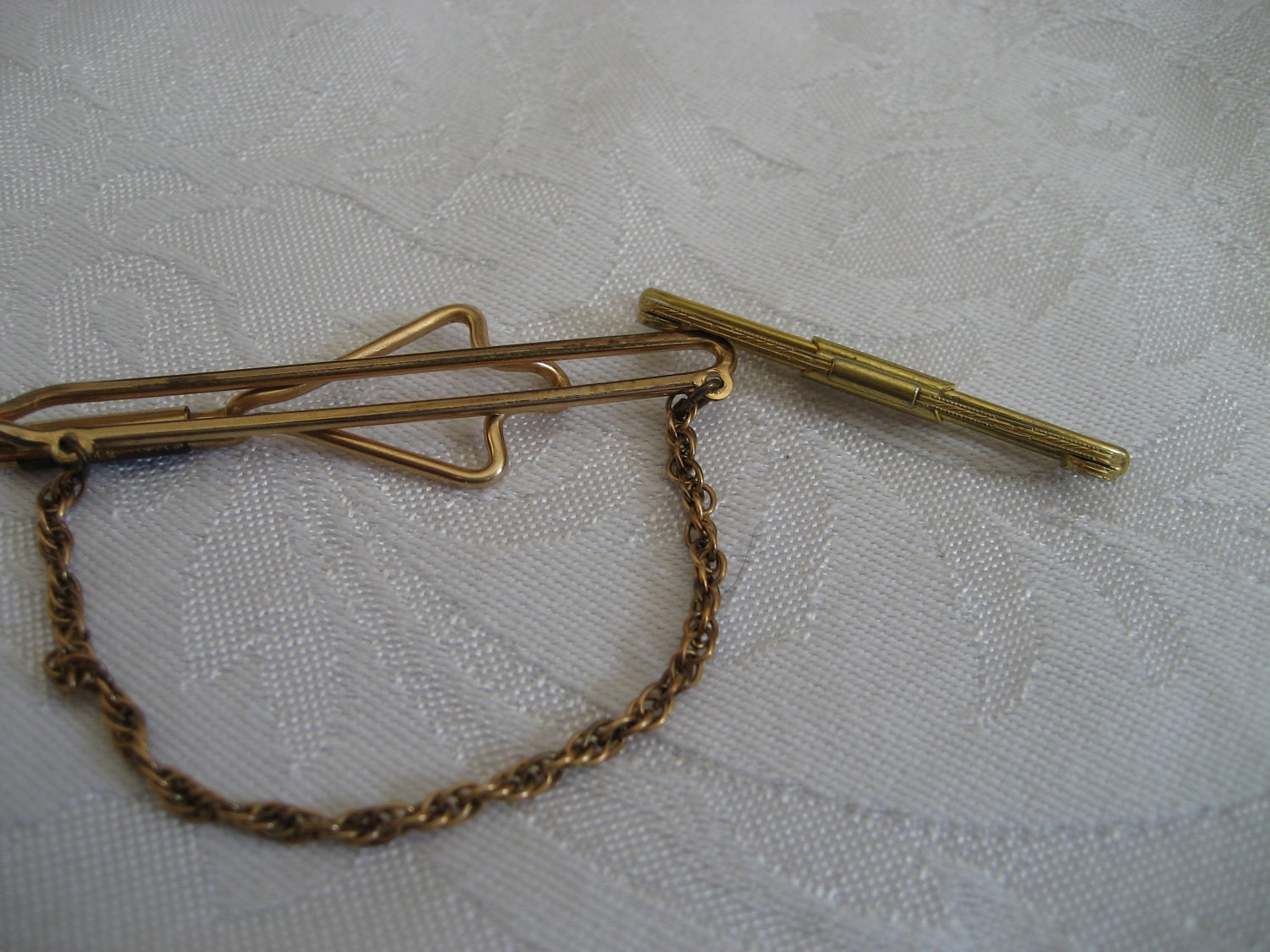 2 VINTAGE Mens Costume JEWELRY Tie Bar and Collar Clip