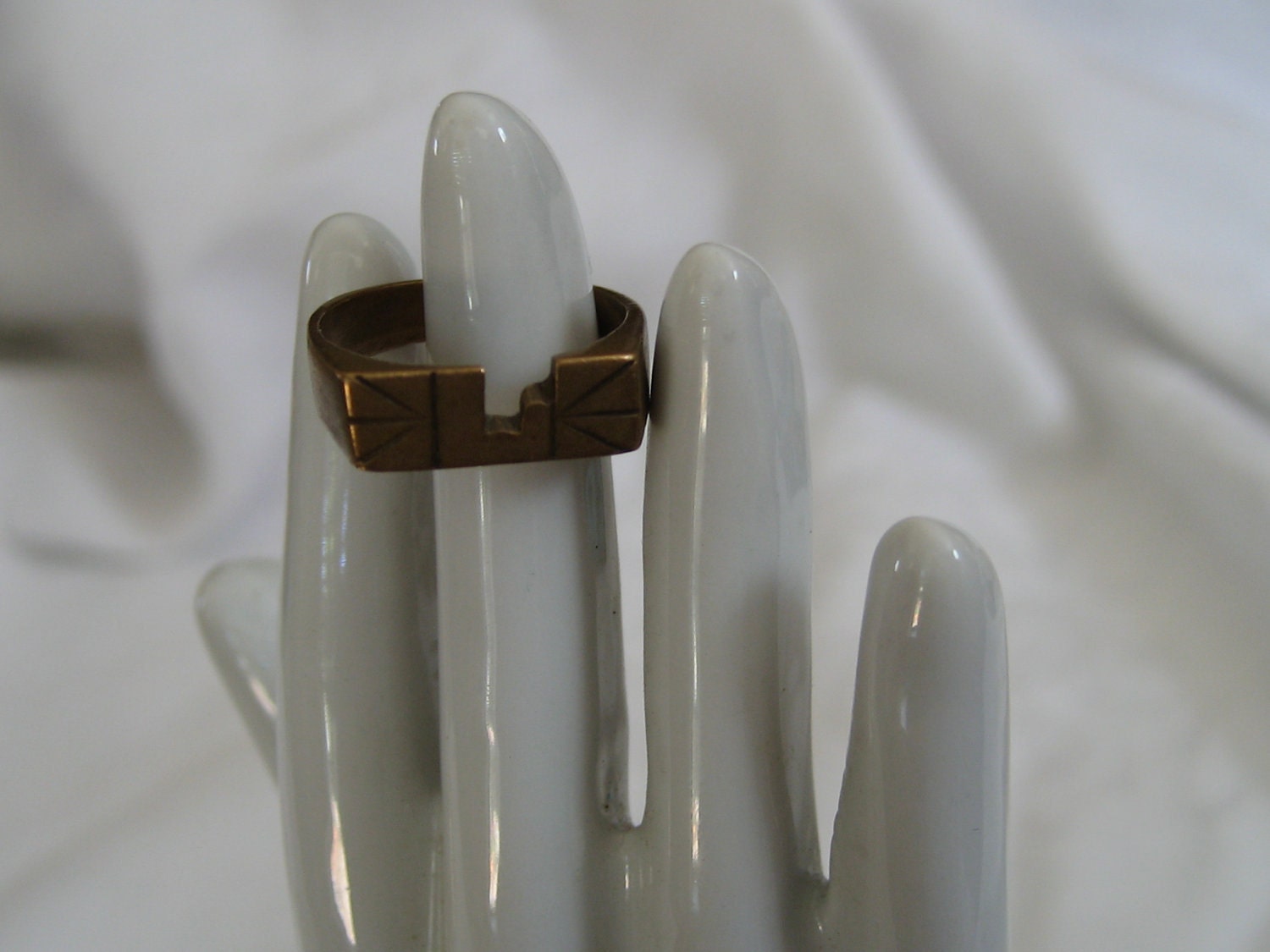Small VINTAGE Metal Copper Penny Intial Monogram Costume Jewelry Ring