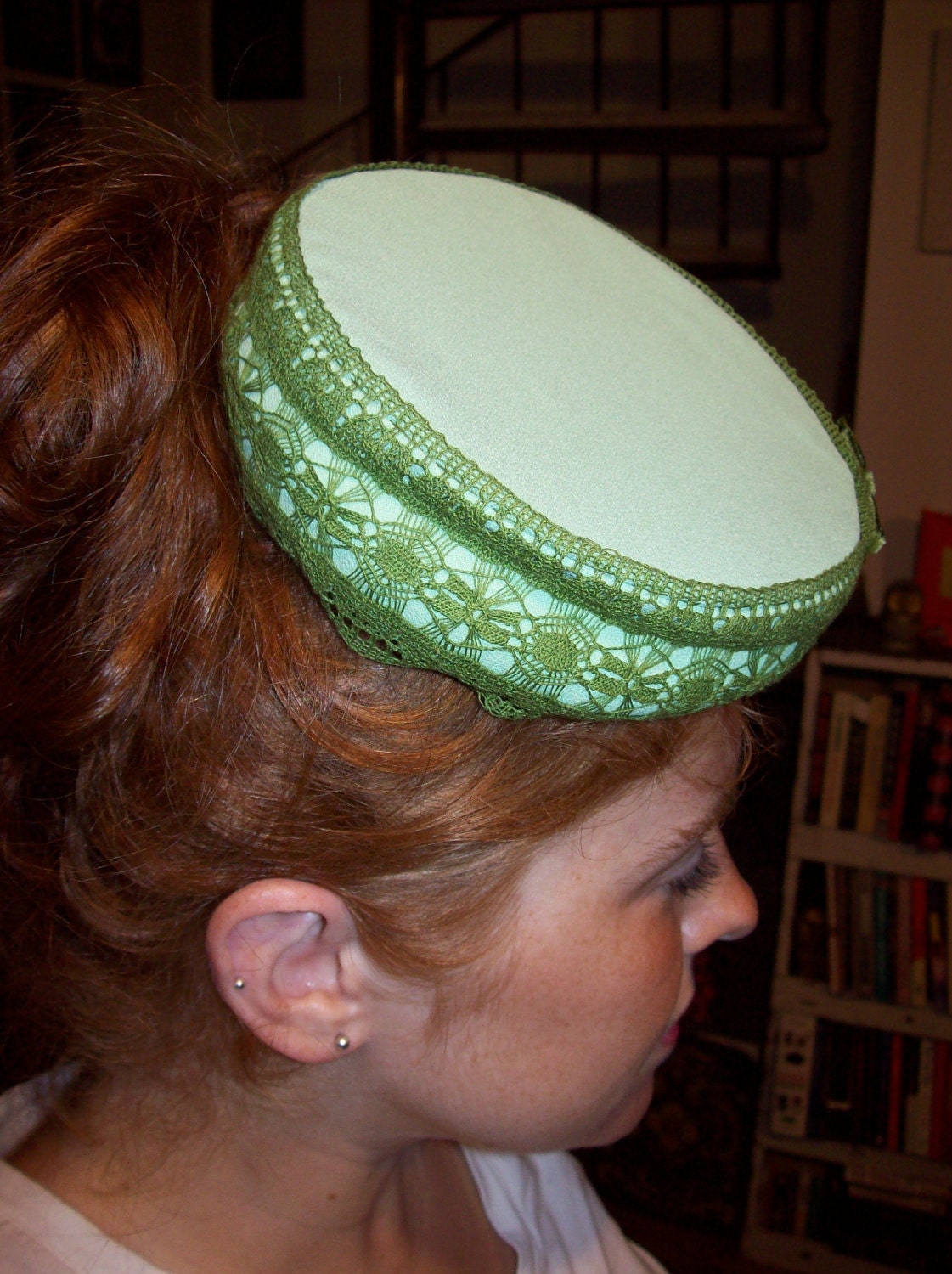 Vintage small green lace pill box hat