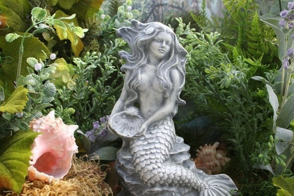 mermaid yard statue