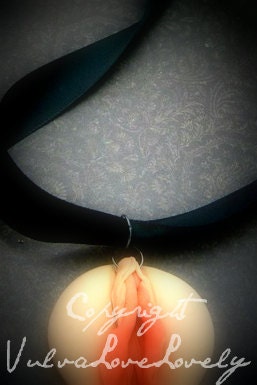 Vulva Portrait Pendant-- Mature