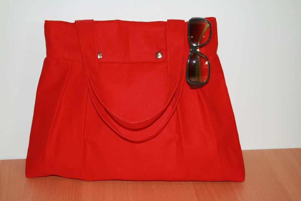 Simplicity in Red