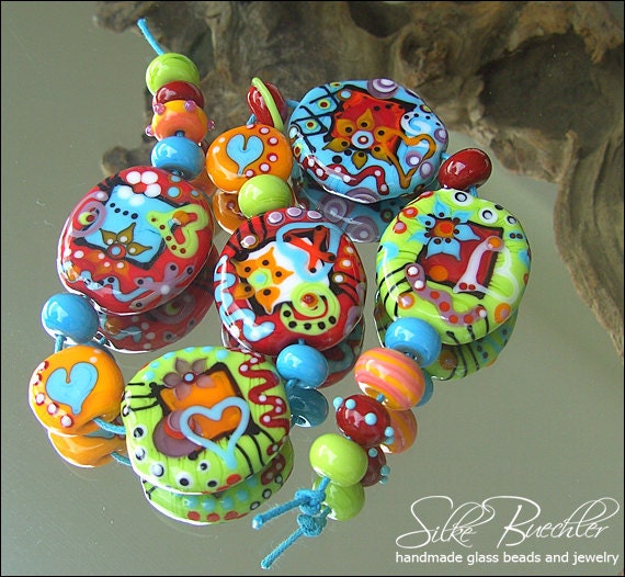 20 handmade lampwork beads -- SRA -- glass -- Calypsos Beads -- Silke Buechler -- F l o w e r C h i l d s